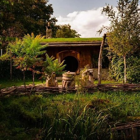 Hotel Valea Celor Doisprezece Piriu Dobreni Exterior foto